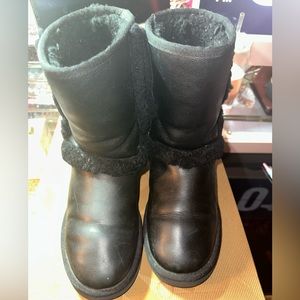 Leather Ugg boots size 7